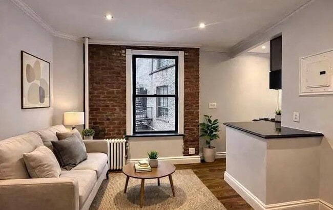 Building Photo - 345 W 53rd St