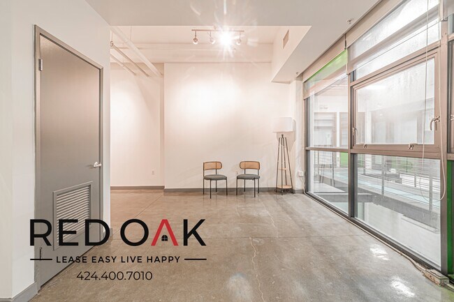 Foto del edificio - 430 S Broadway