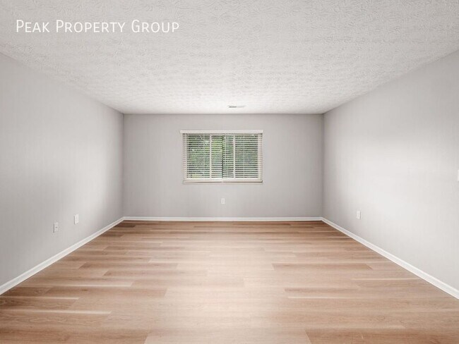 Foto del edificio - 7950 Harmill Dr