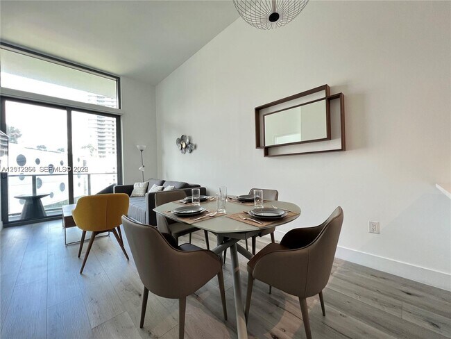 Foto del edificio - 501 NE 31st St