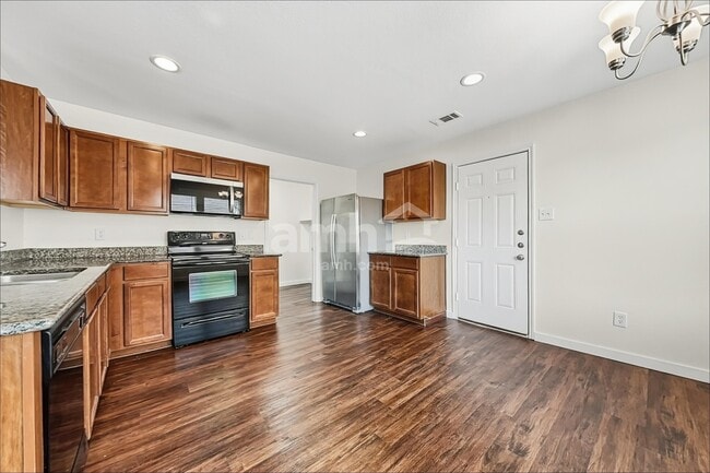 Building Photo - 803 Windflower Dr