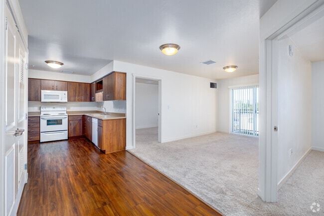 Interior Photo - Traditions at Englewood