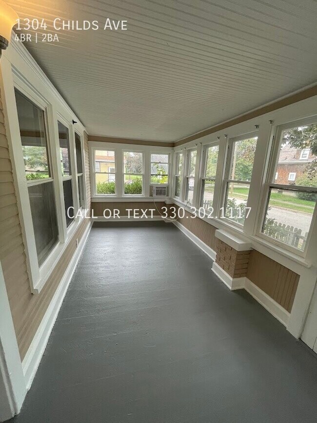 Foto del edificio - Four bedroom two bathroom home for rent