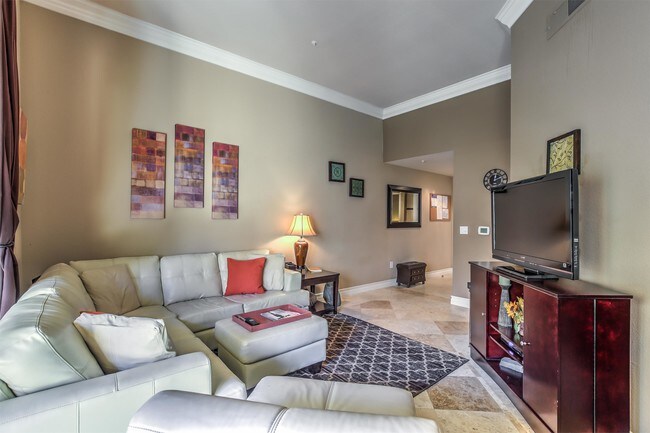 Building Photo - 210 E Flamingo Rd