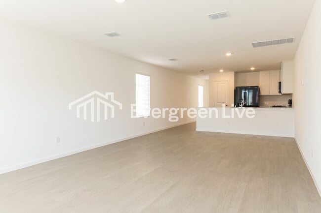 Building Photo - 2012 Sulky Ln