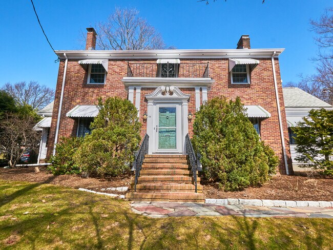 Building Photo - 59 Somerset Rd