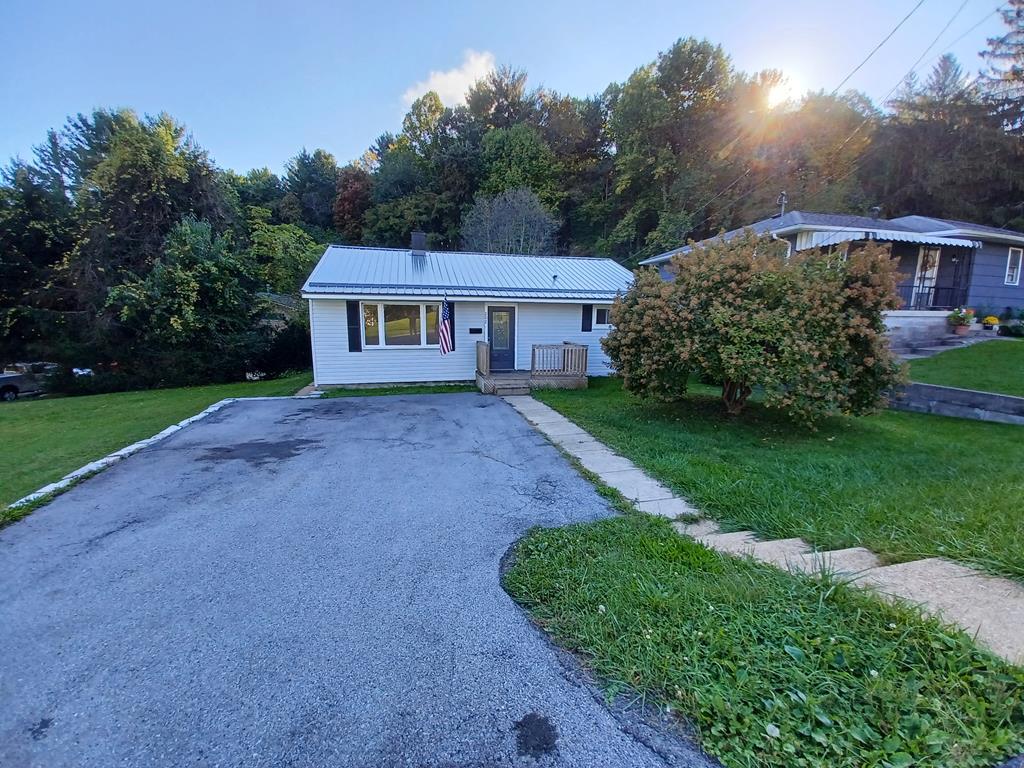 307 Wyoming Ave, Beckley, WV 25801 House Rental in Beckley, WV