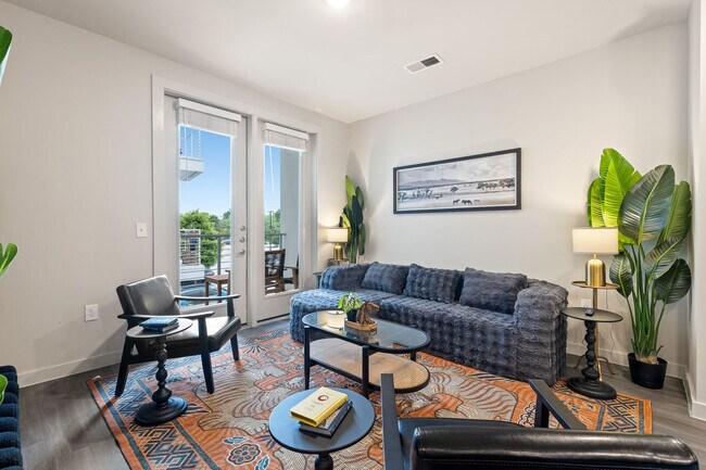Foto del edificio - 5820 1/2 Cameron Road-SI FL2-ID1303392P