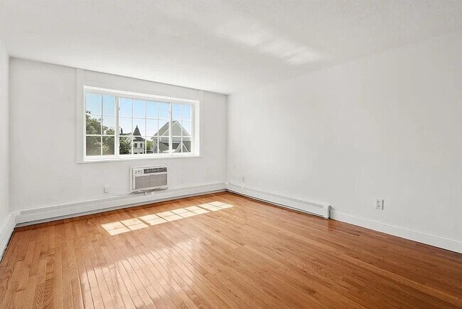Foto del edificio - 15 Staples Ave