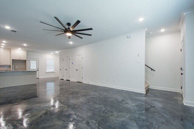 Foto del edificio - Available January