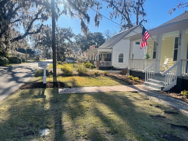 Building Photo - 3213 Bannon Dr