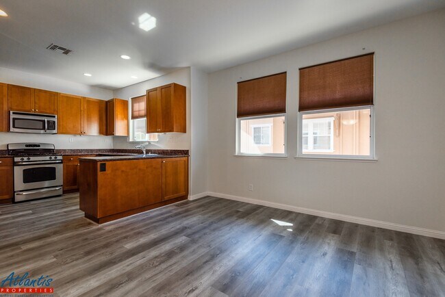 Building Photo - Stunning Townhouse | LVP Flooring | Central A/C