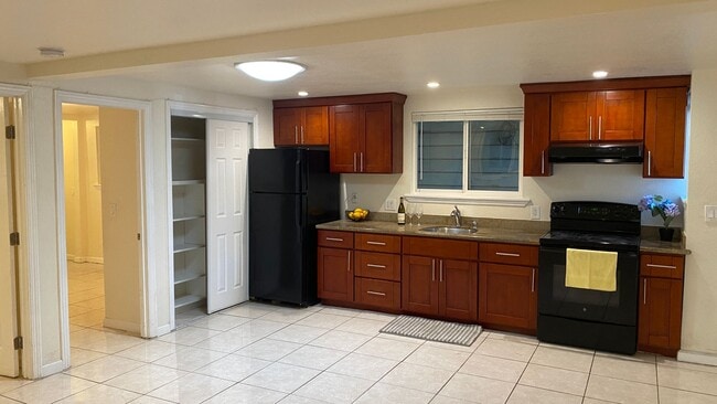 Photo - 3208-3210 Adeline St Apartment