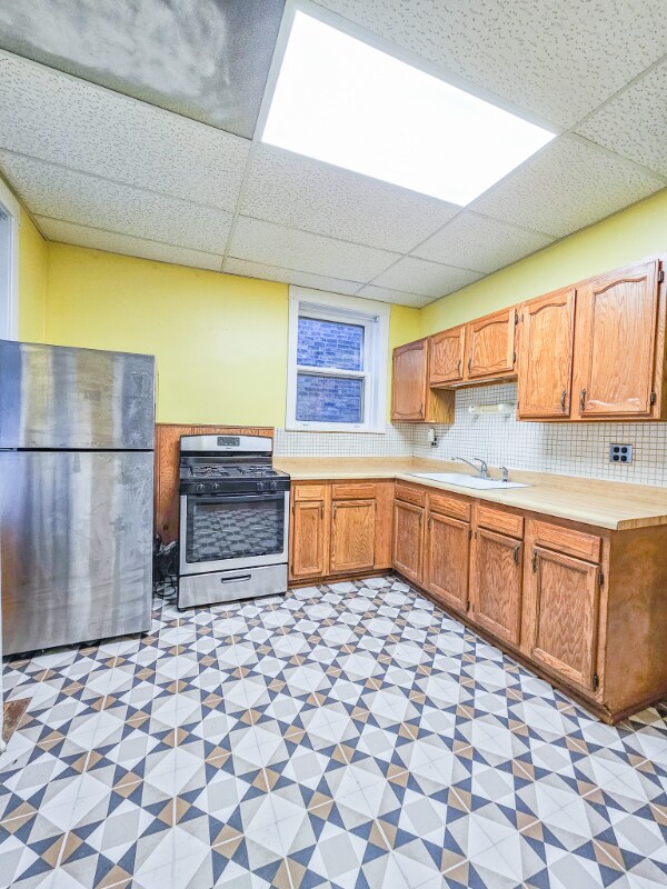 Building Photo - 3338 W Cullom Ave