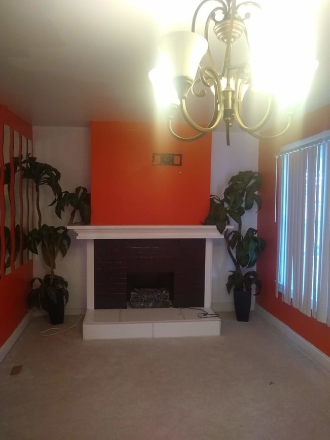 Building Photo - 5810 Highgate Dr