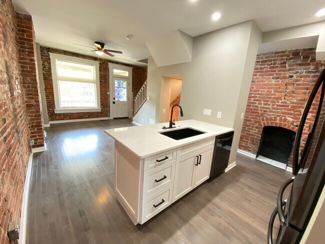 Foto del edificio - 162-164 E 11th Ave