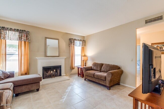 Foto del edificio - Location! Location! Beautiful 4 Bedroom/ 3 Bath Home! Ray/Kyrene