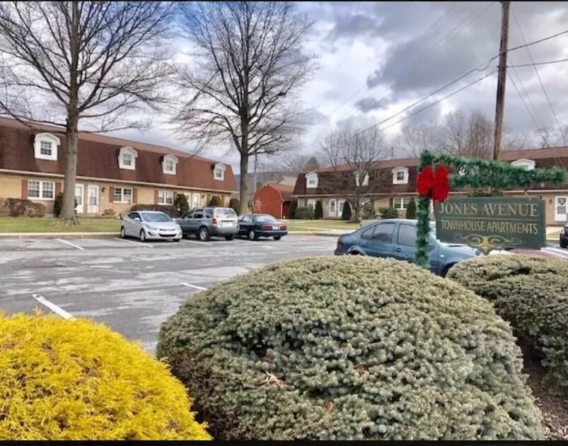 Foto principal - 317 Jones Ave