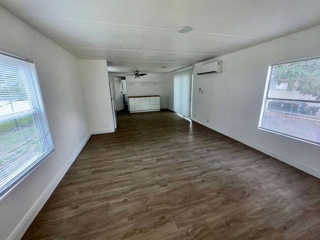 Building Photo - 1145 S Christiana Ave