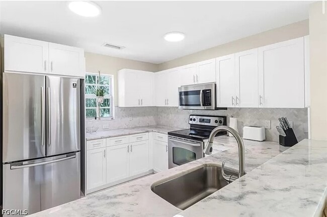 Foto del edificio - 4450 Botanical Pl Cir