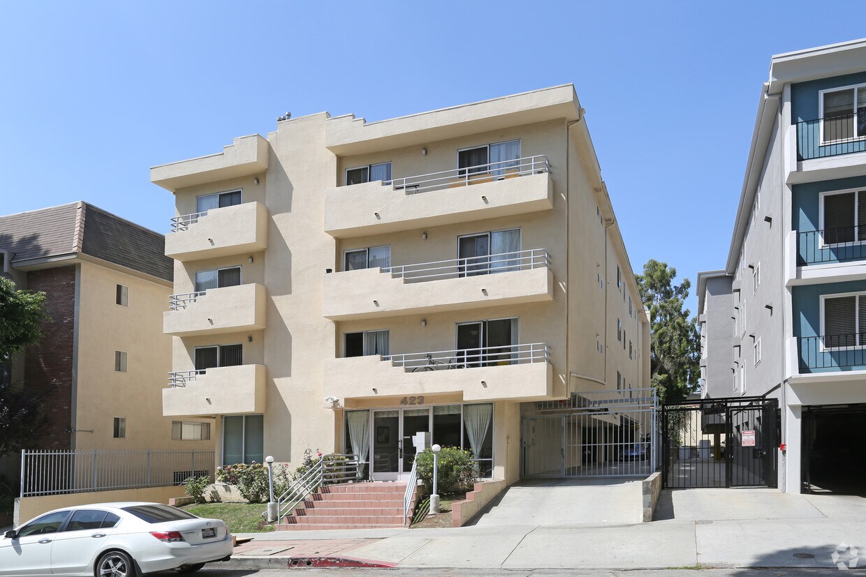 Foto del edificio - 423 Kelton Ave