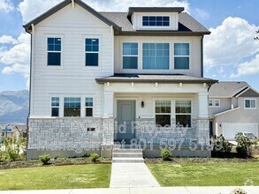 Building Photo - 6733 N Mount Jefferson