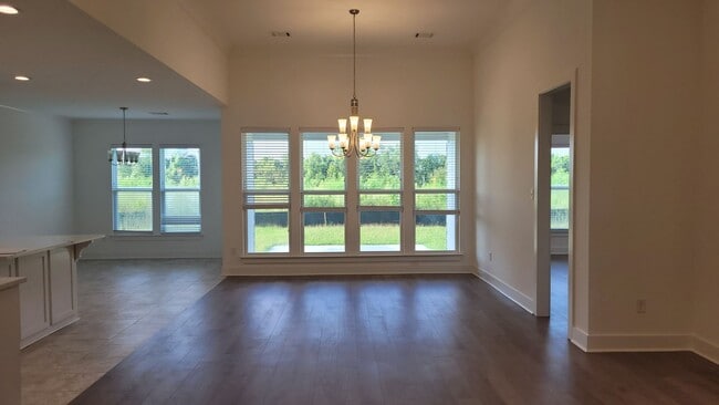 Building Photo - 3 bedroom home Plus office in Baton Rouge