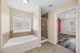 Building Photo - 20110 Saddle Ranch Dr