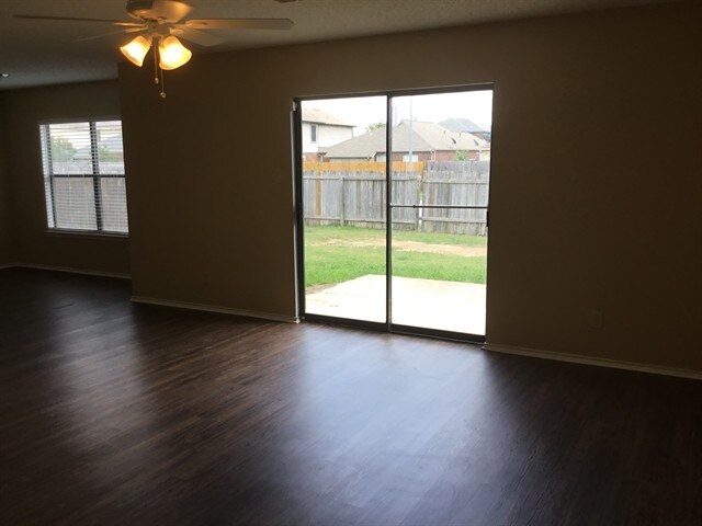 Building Photo - 9811 Autumn Hollow