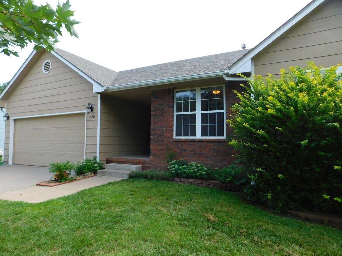 Foto del edificio - 2320 Gentry Ln