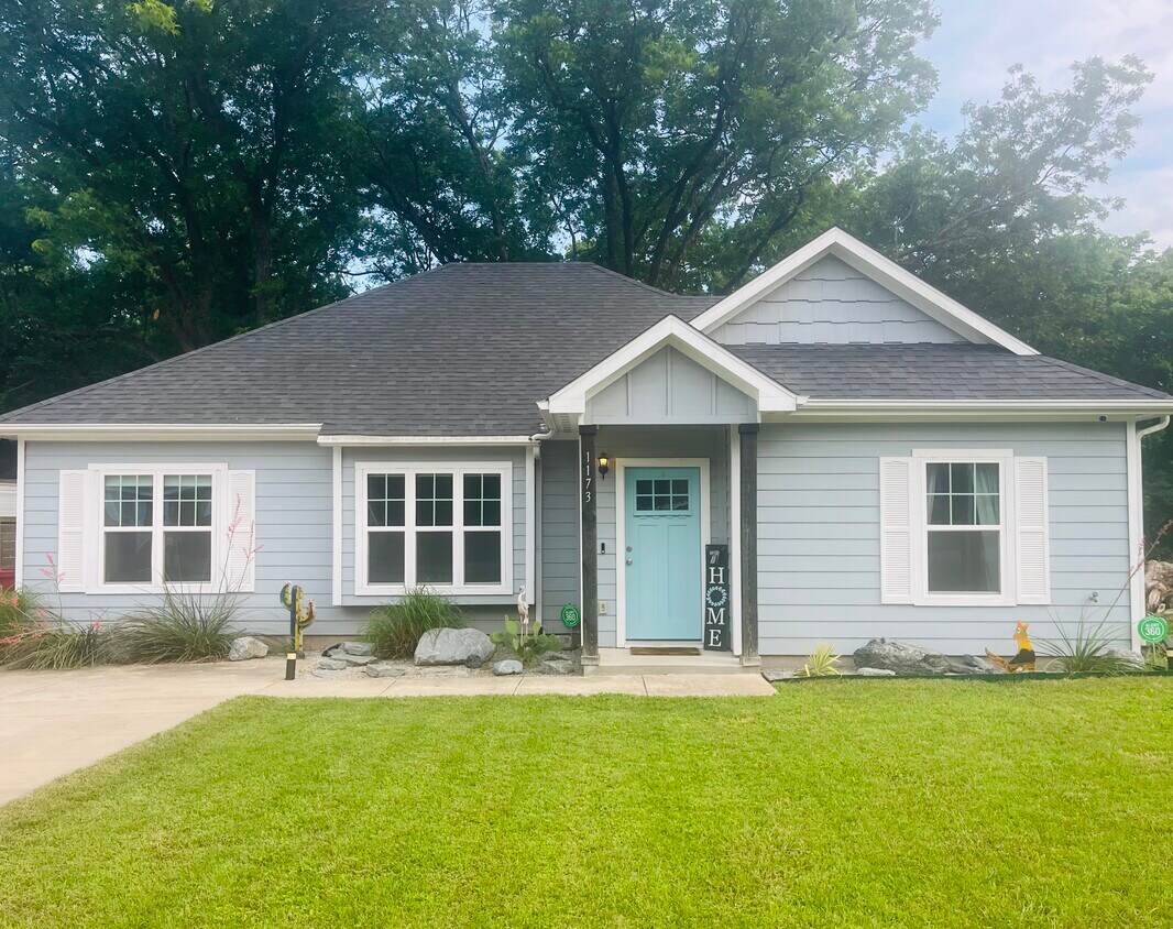 Foto principal - 1173 E Jefferson St
