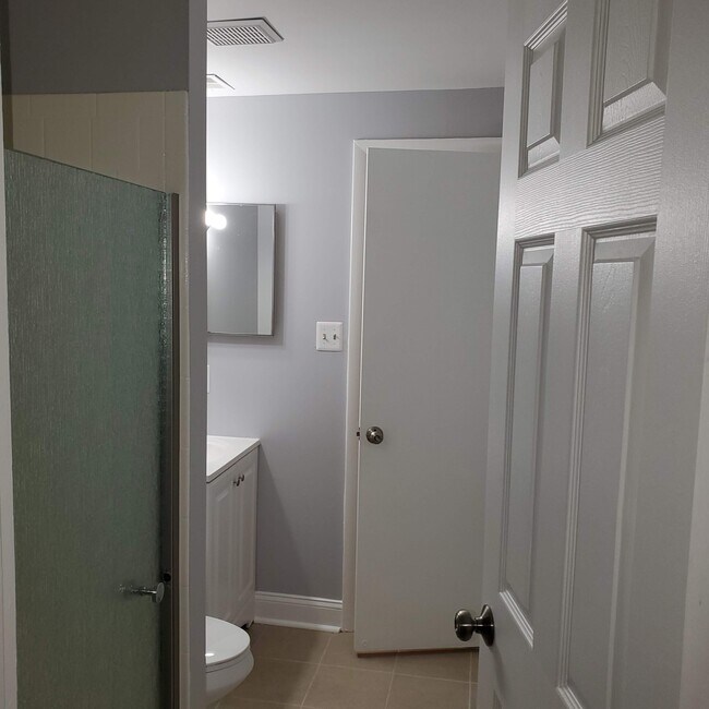 full bath - 7396 Sweet Clover