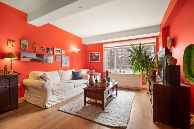 Foto del edificio - 106 W 116th St
