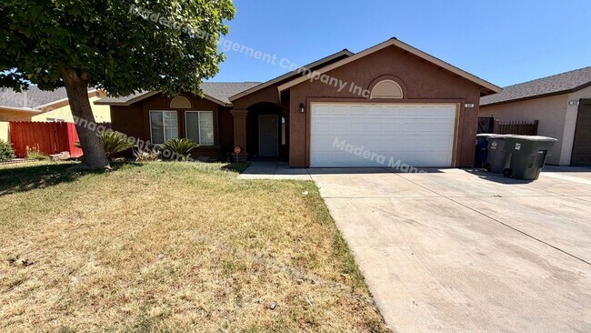 Foto del edificio - 4 Bed/ 2 Bath Available Now!