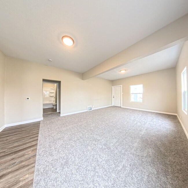 Foto del edificio - Updated 2-Bedroom Home in Marshalltown