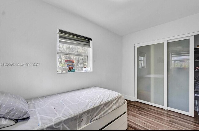 Foto del edificio - 685 SW 7th Terrace