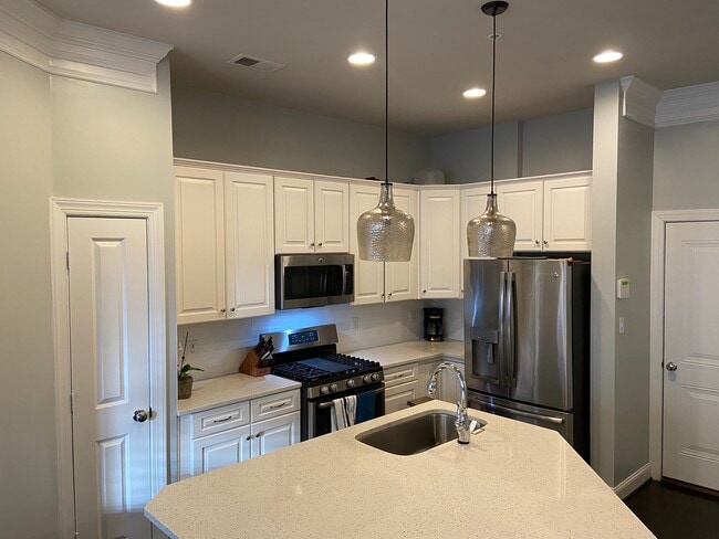 Kitchen - 1326 S Rolfe St