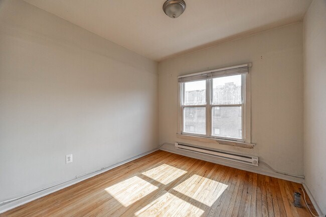 Foto del edificio - 732 W Roscoe St