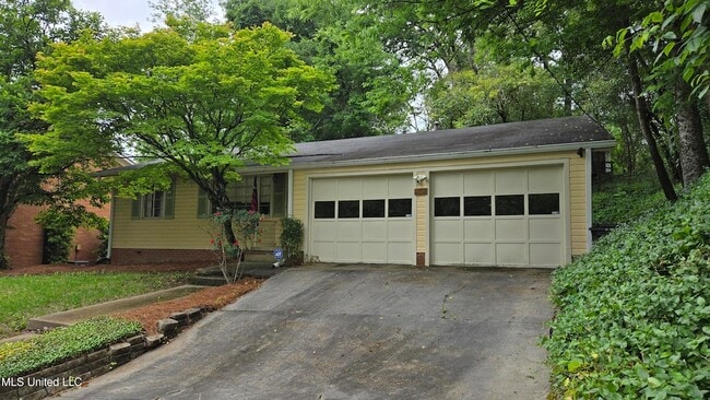 Building Photo - 1119 Manship St