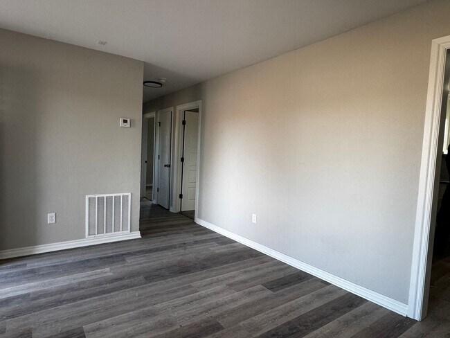 Foto del edificio - 414 NW 54th- COMING SOON!