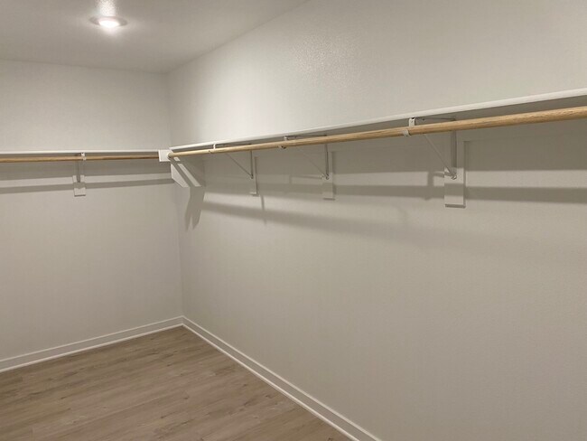 Building Photo - 1032 Pebble Dr