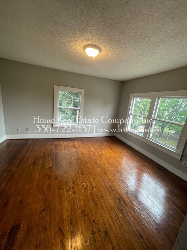 Foto del edificio - 1307 E. Second Street