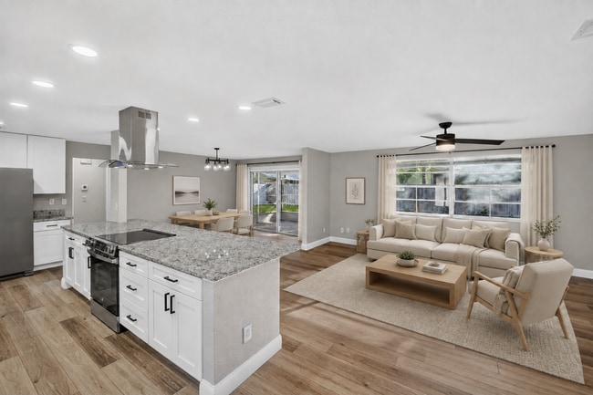 Building Photo - 791 Lindenwood Cir E