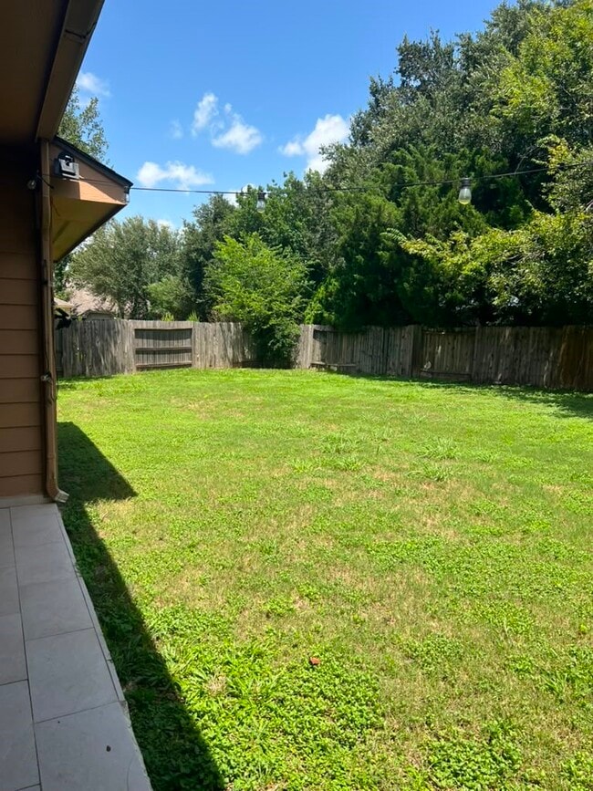 Building Photo - 5523 Waverdale Ct