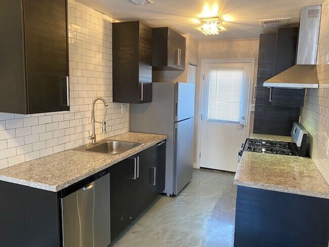 Building Photo - 3025 N 38th St