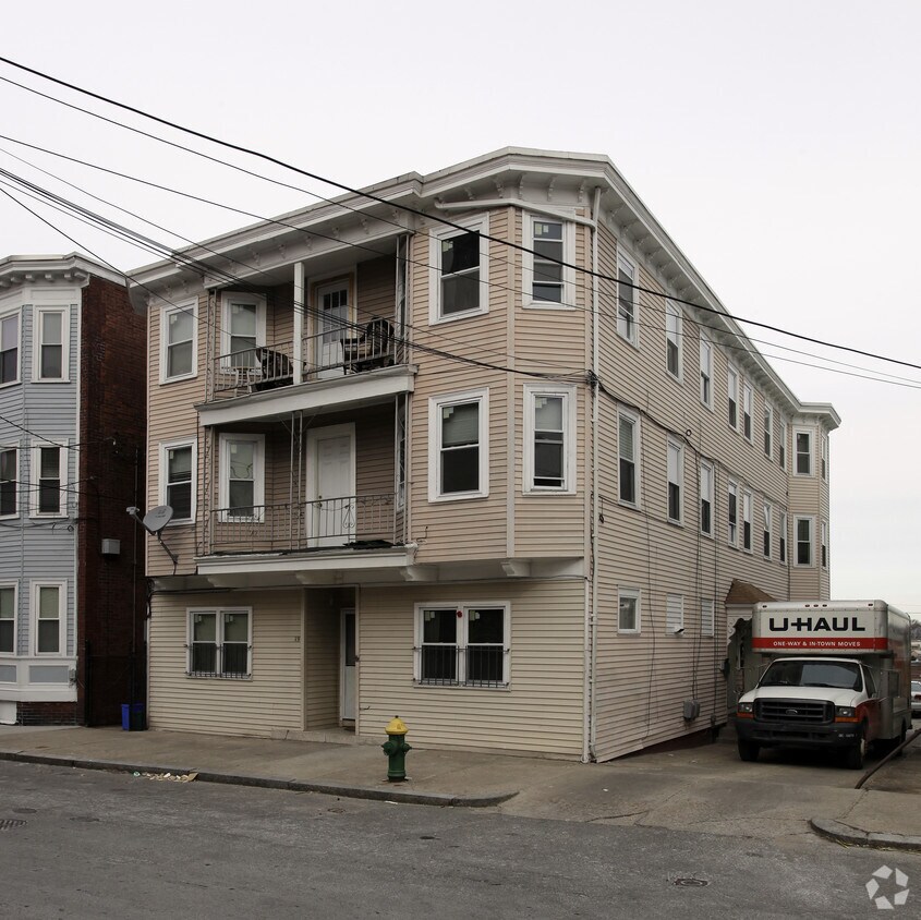Primary Photo - 19 Spruce St