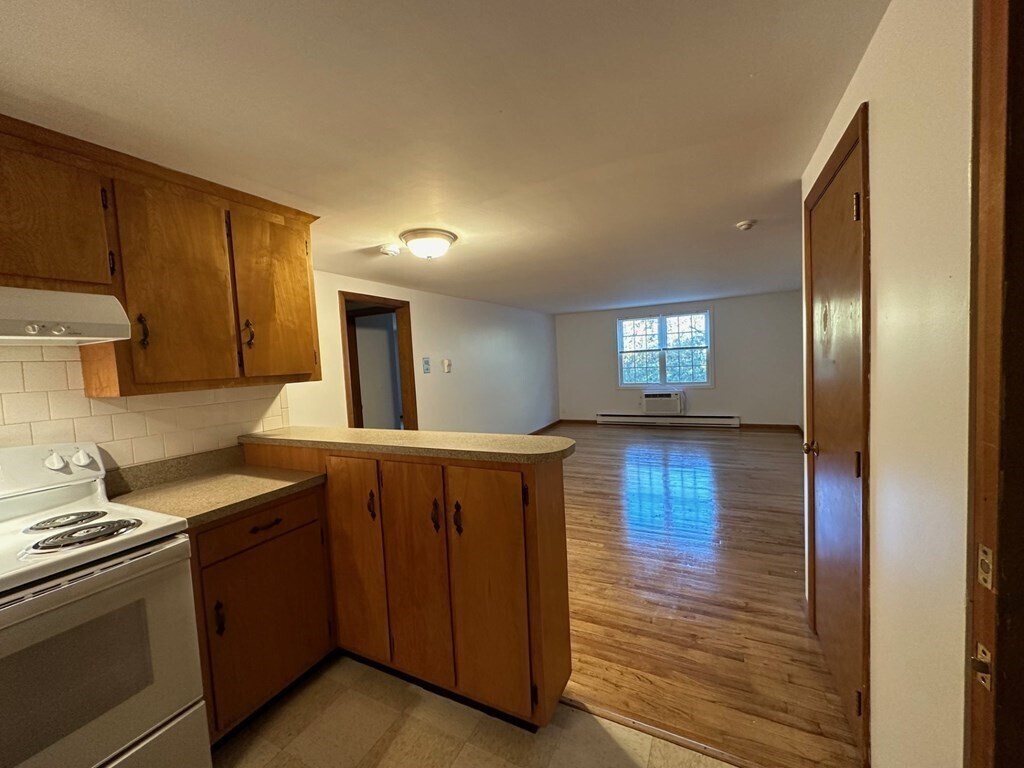 7 Bayberry Rd Unit 7I, Acton, MA 01720 Room for Rent in Acton, MA