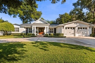 Building Photo - 2220 Vía Tuscany