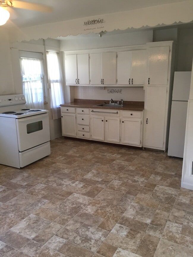 Building Photo - Coming soon!275 Filbert Ave, Wilmington, DE 19805 section 8 accepted