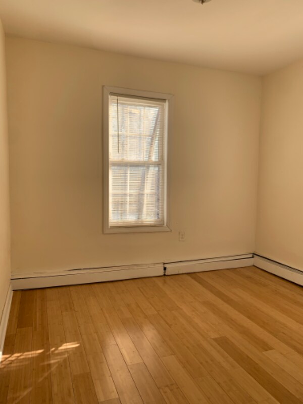 Foto del edificio - 3552 Carlisle Pl